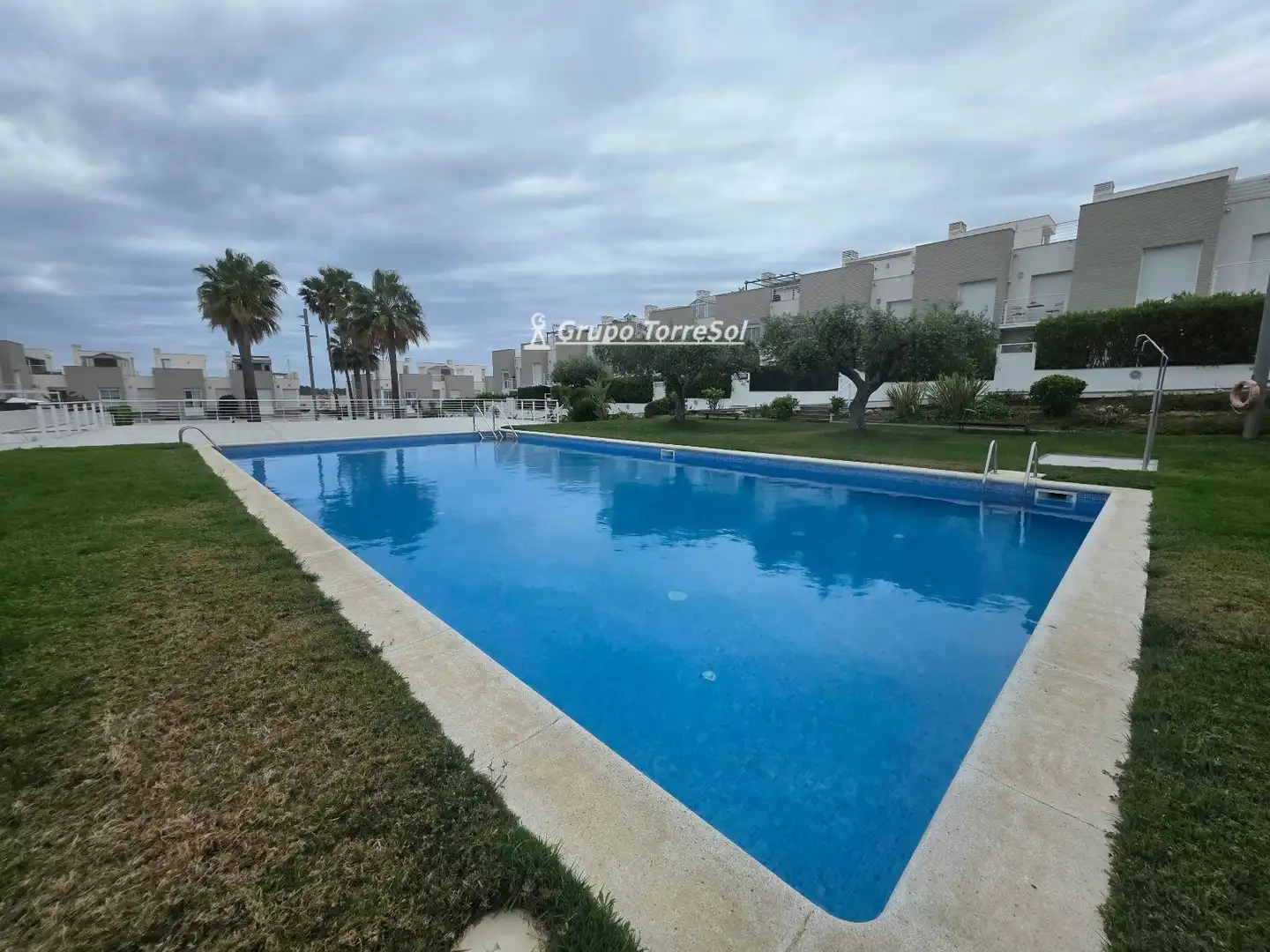 Piscina de Casa adosada en venda en Creixell amb Calefacció, Jardí privat i Terrassa
