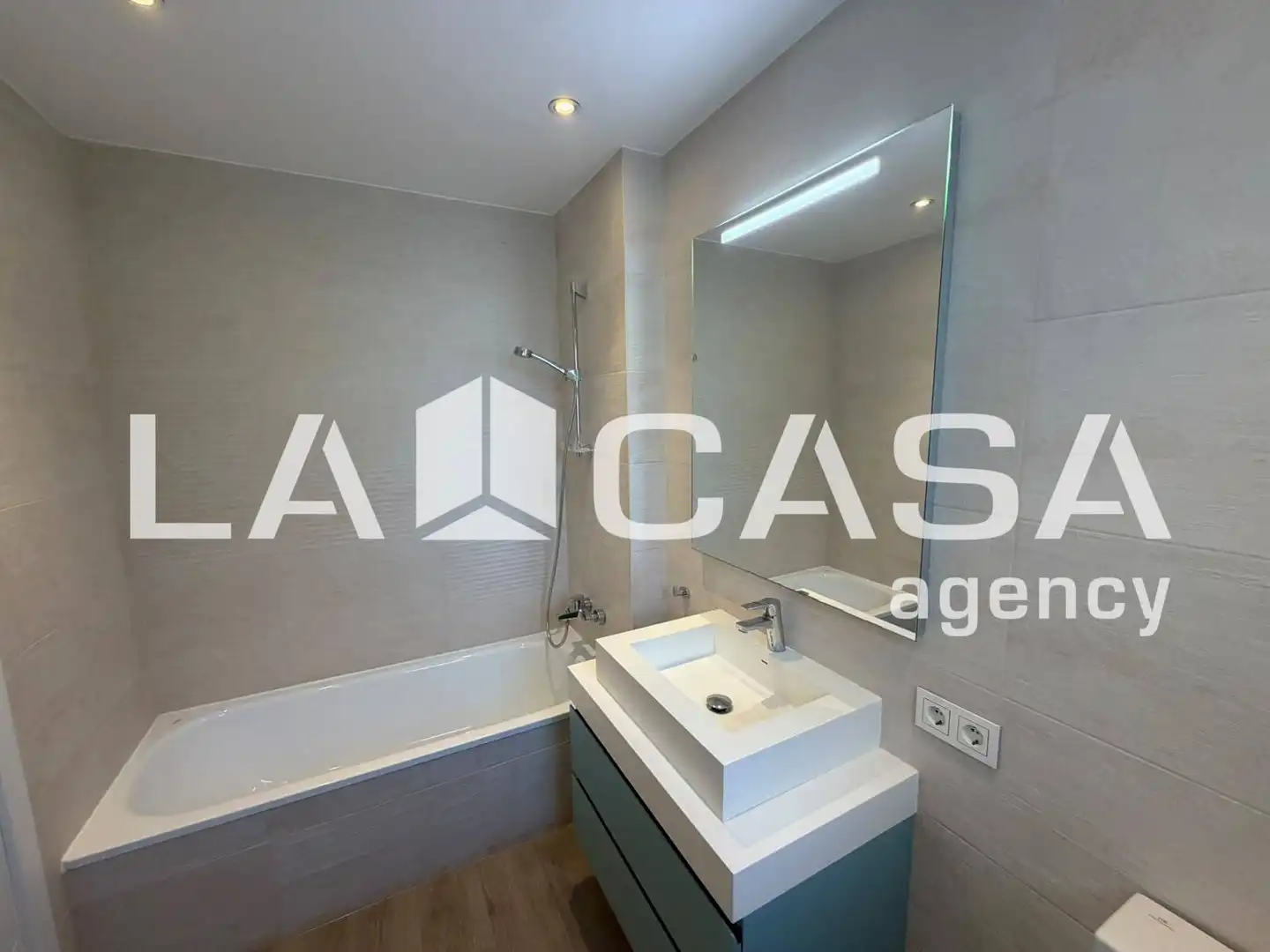 Semi-detached house for sale in Entrenúcleos, imagen 19