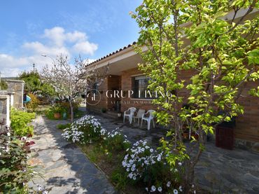 House with garden for sale in Llevantina - Montgavina - Quintmar