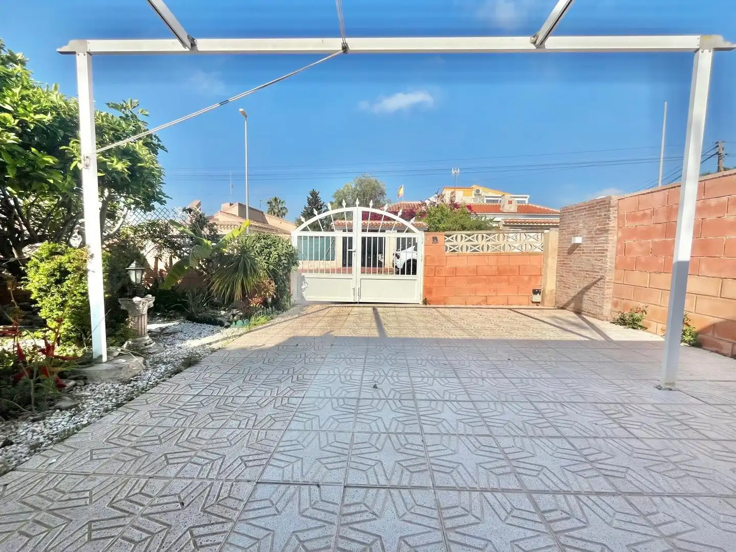 Vista exterior de Casa o xalet en venda en Orihuela amb Calefacció, Piscina i Moblat