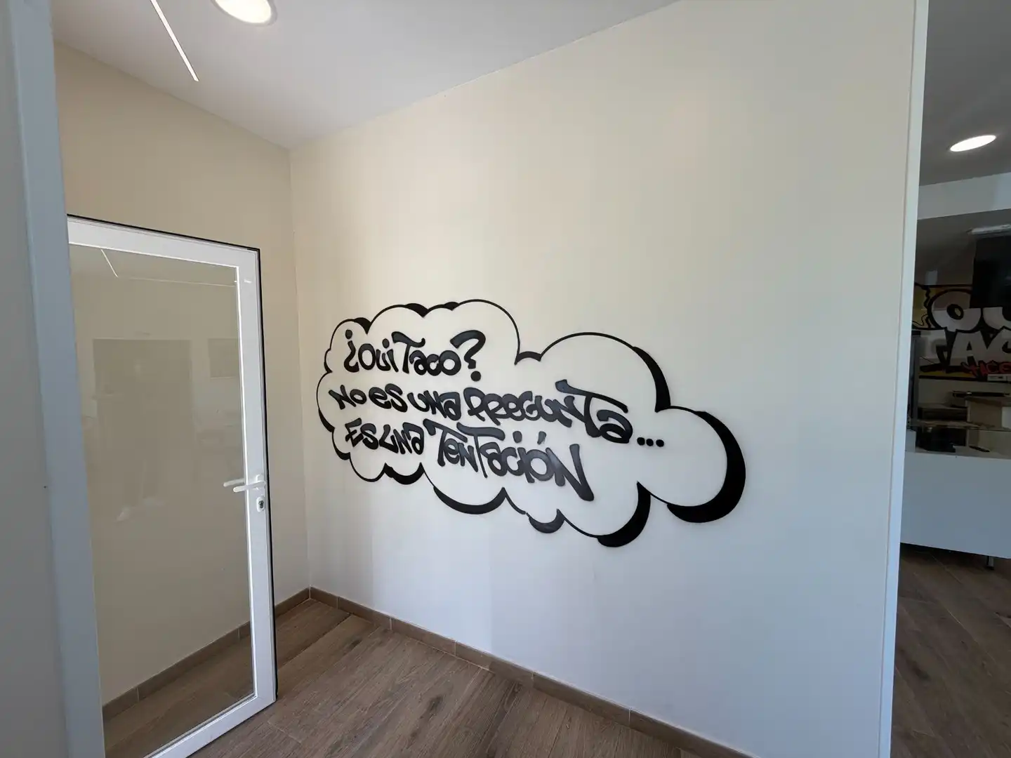 Habitación de Local en traspaso en Fuenlabrada con Aire acondicionado