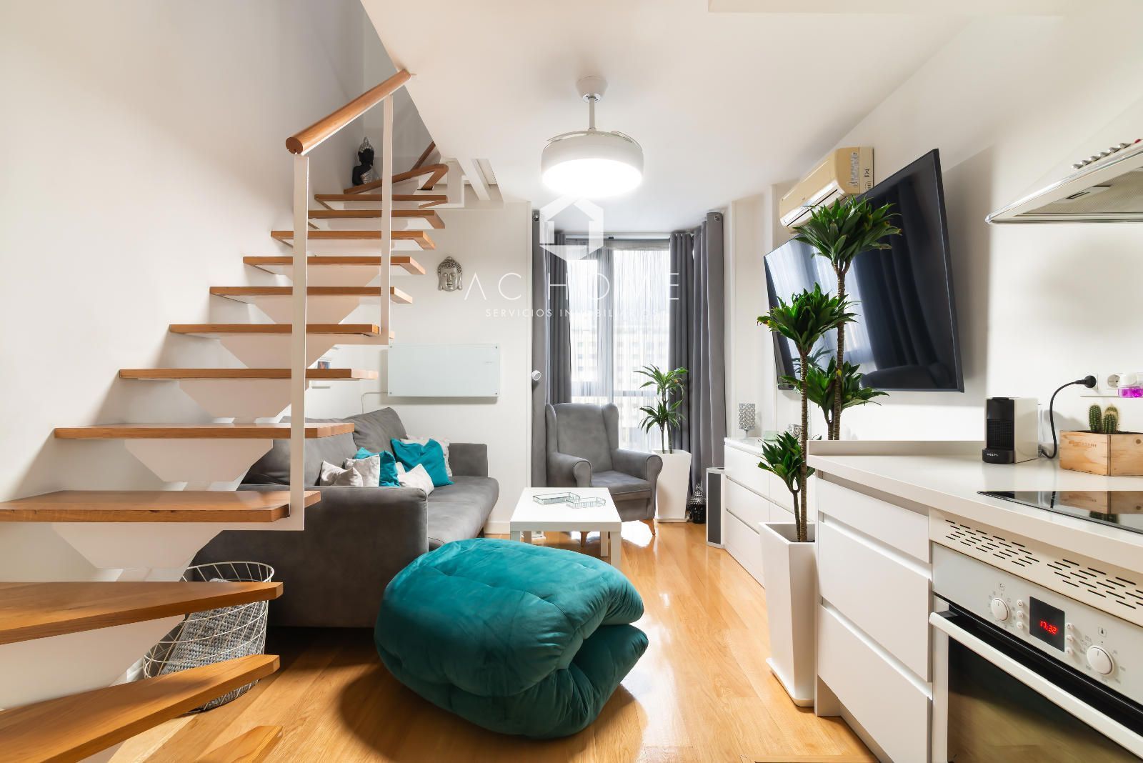 Living room of Duplex for sale in  Madrid Capital  with Air Conditioner, Heating and Terrace