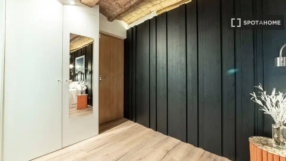 Flat for rent in Barcelona  with Air Conditioner, Heating and Furnished