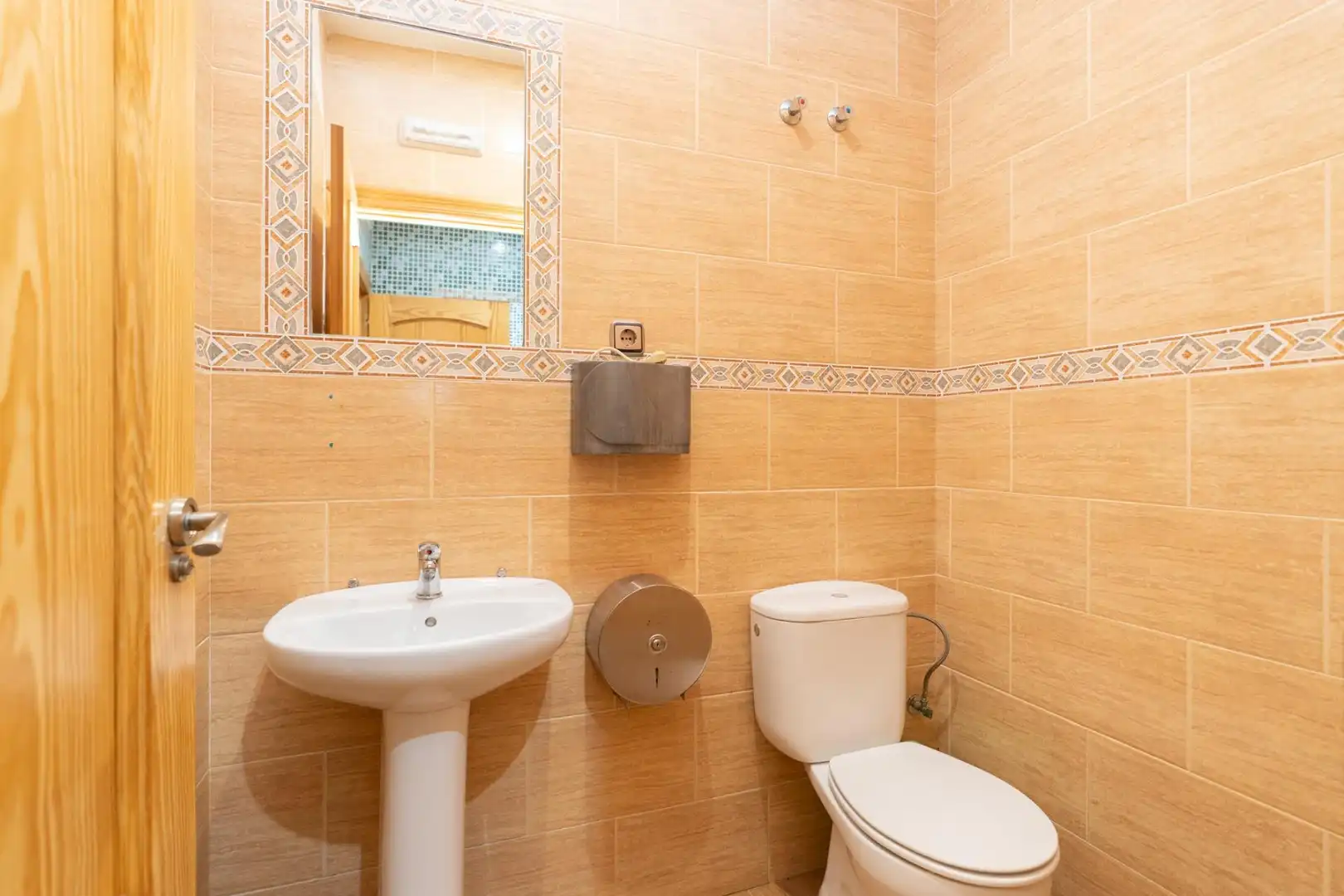 Baño de Local en venta en Motril