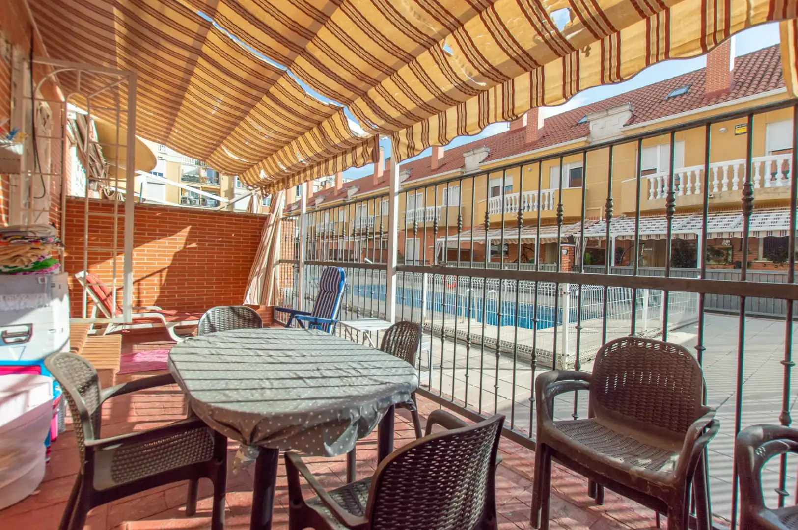 Terraza de Casa adosada en venta en Alcalá de Henares con Aire acondicionado, Calefacción y Terraza