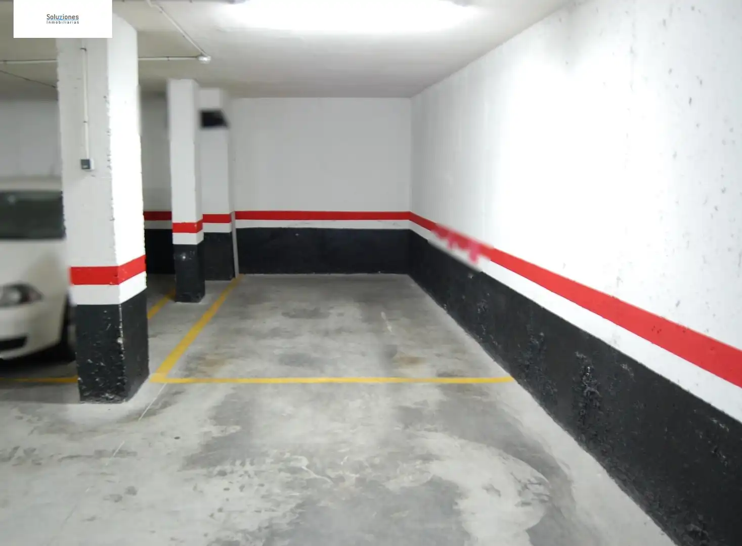 Parkplatz von Wohnungen zur Miete in Industria