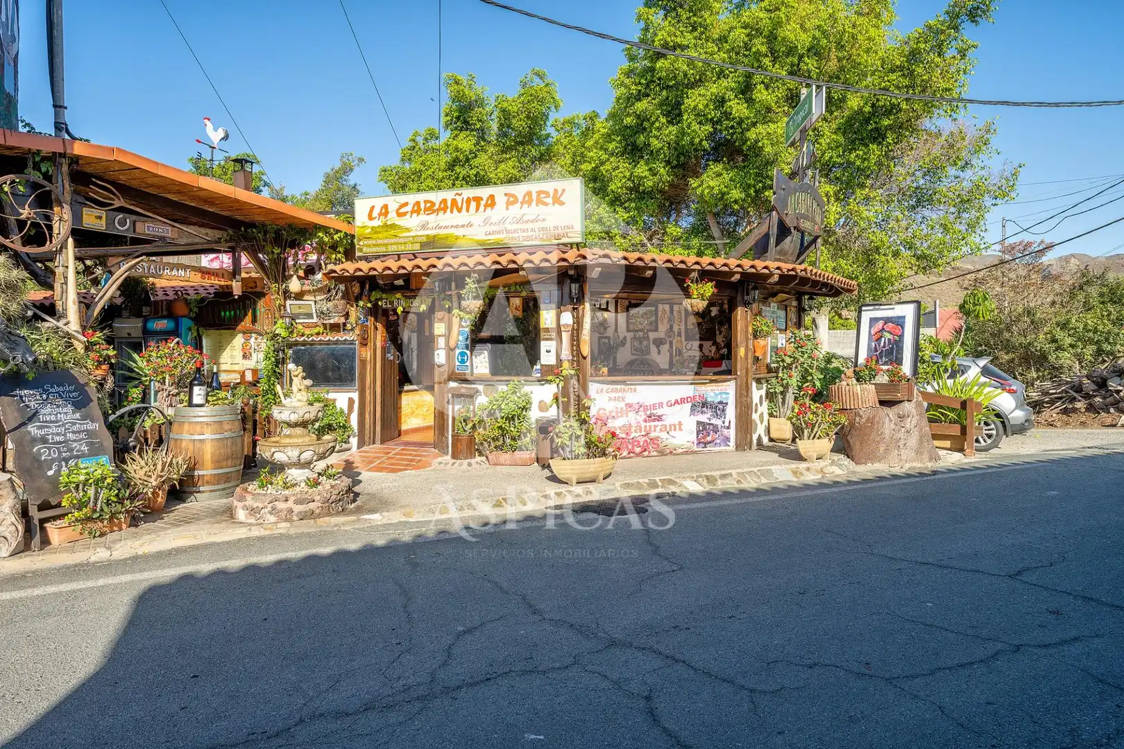 Commercial properties for sale in Montaña - La Data