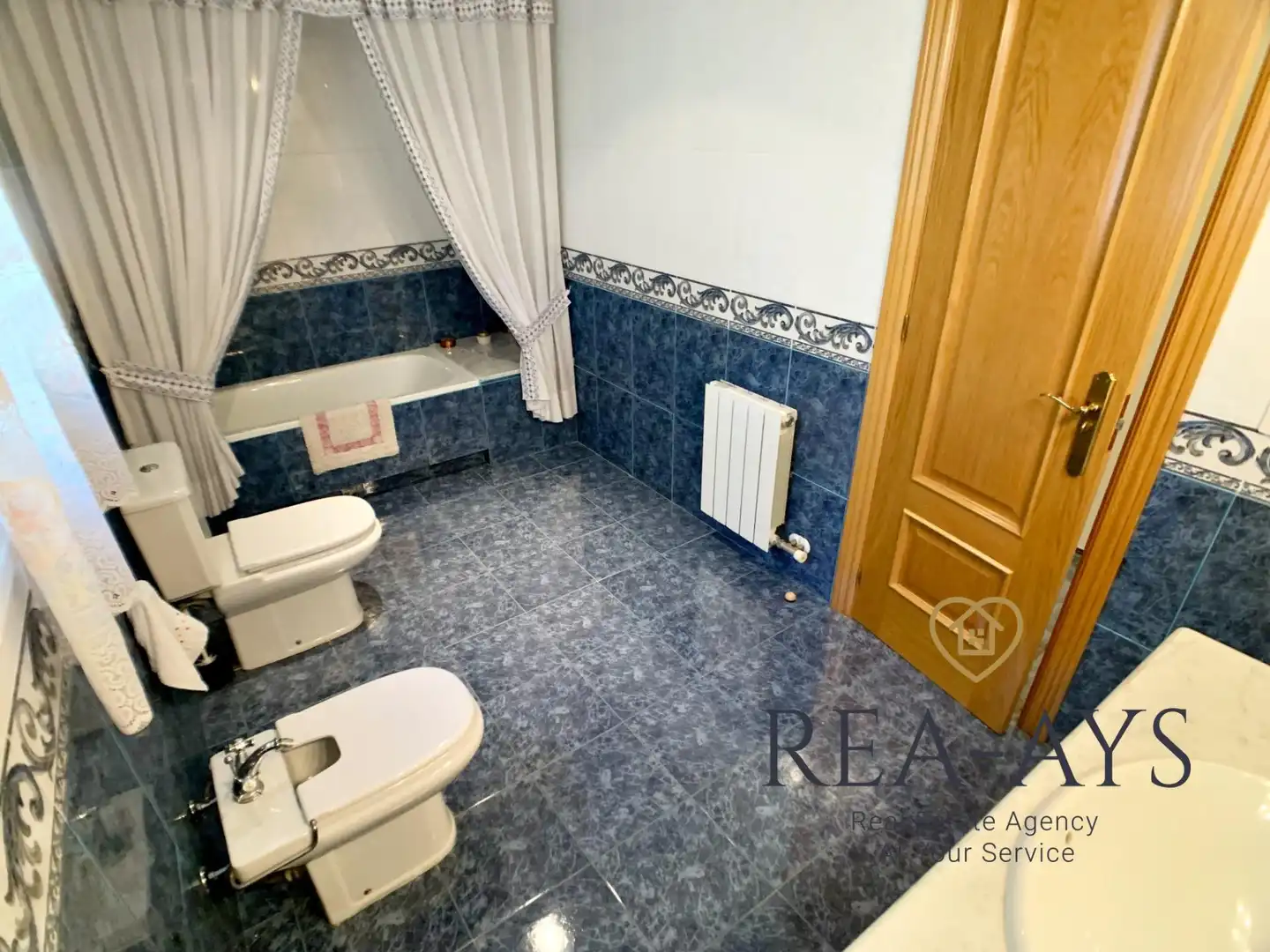 Baño de Casa o chalet en venta en Vallirana con Jardín privado, Terraza y Trastero
