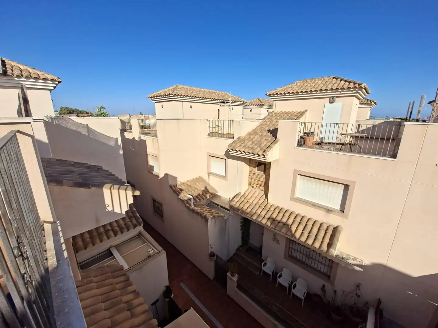 Vista exterior de Casa adosada en venda en San Javier amb Aire condicionat, Jardí privat i Terrassa