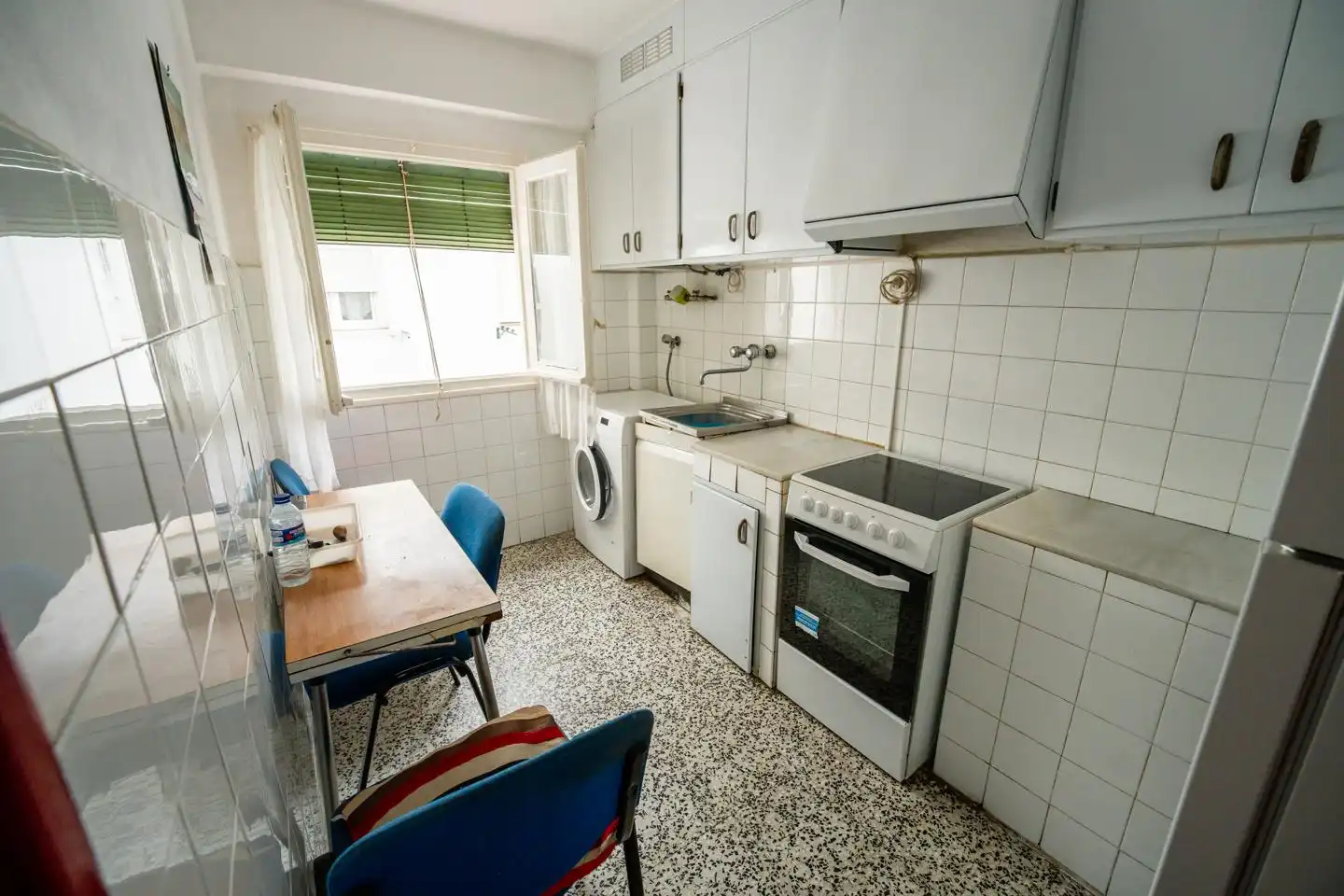 Kitchen of Flat for sale in Zaragoza  with Heating, Terrace and Balcony