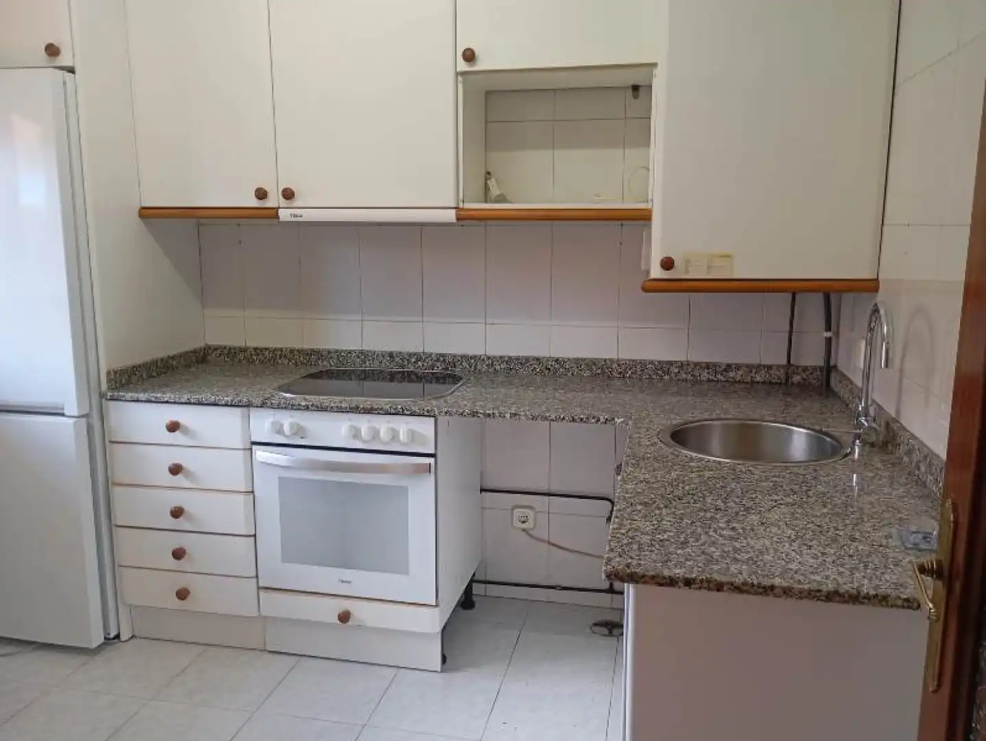 Küche von Einfamilien-Reihenhaus zum Verkauf in Reocín mit Heizung und Terrasse