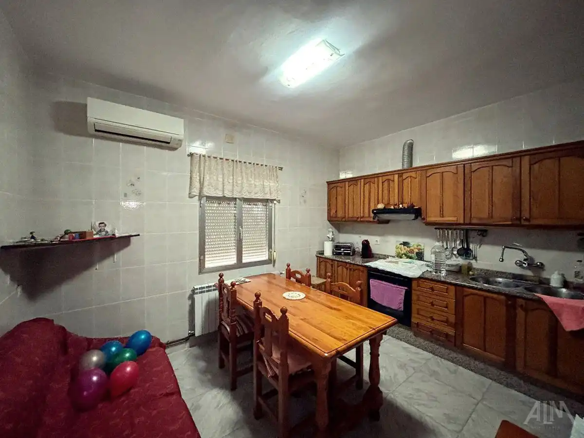 Kitchen of Houses for sale in Llanos del Caudillo  with Heating and Storage room