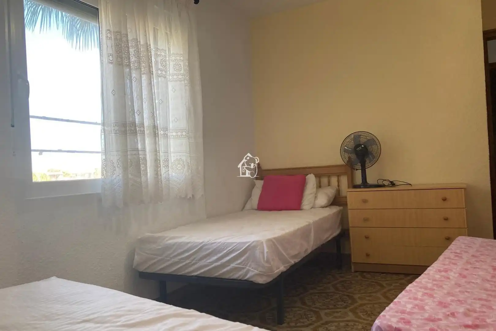 Dormitori de Apartament de lloguer en Orihuela amb Terrassa, Traster i Piscina