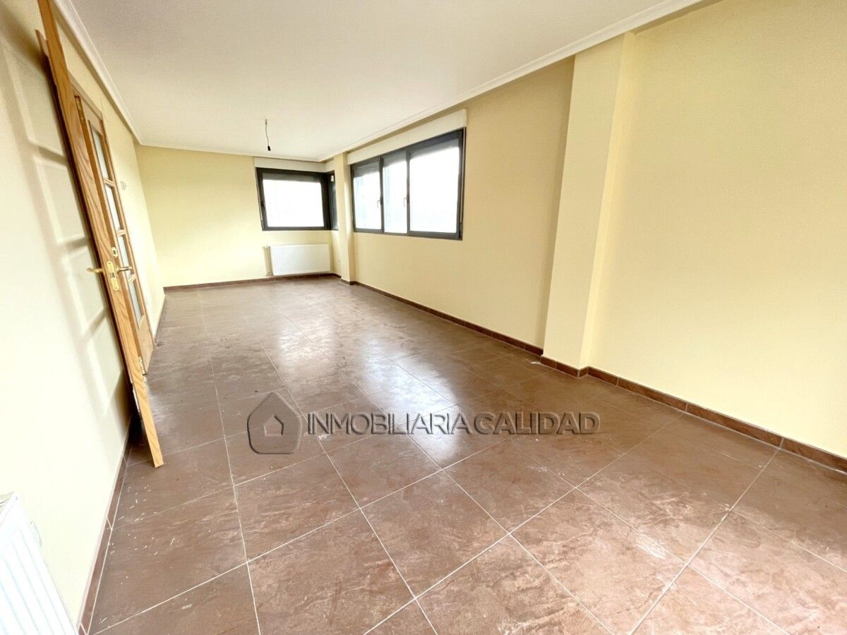 Vista exterior de Casa o chalet en venta en Alfoz de Quintanadueñas con Calefacción