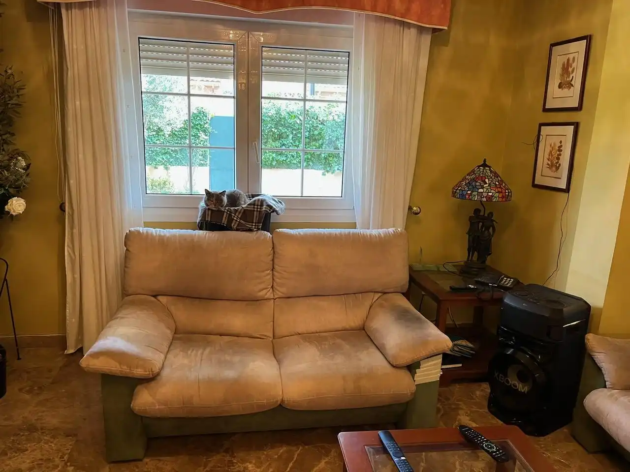 Sala de estar de Casa adosada en venta en Zaragoza con Aire acondicionado, Calefacción y Jardín privado