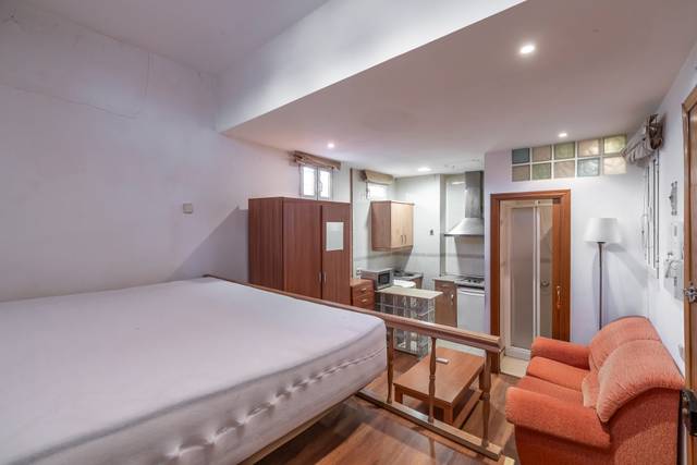 Piso en Venta en Calle SIERPE en Palacio