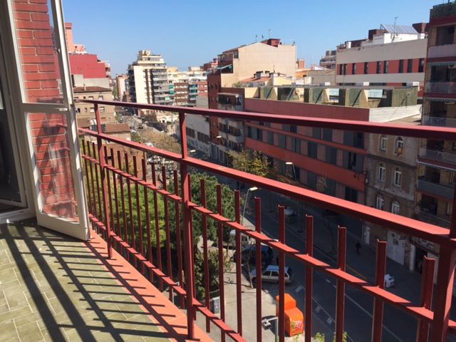 Exterior view of Flat to rent in Badalona  with Air Conditioner and Balcony