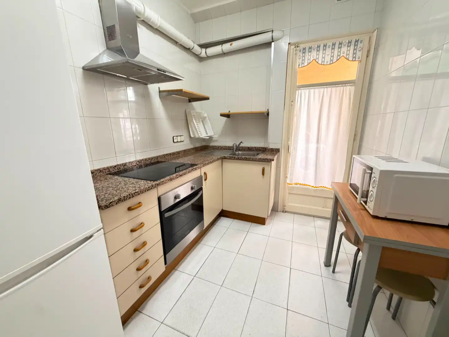 Cocina de Piso de alquiler en Lleida con Calefacción, Amueblado y Horno