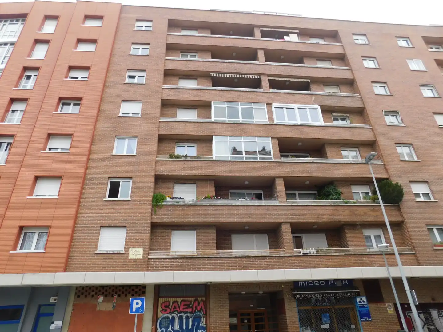 Vista exterior de Pis en venda en  Pamplona / Iruña amb Calefacció, Parquet i Terrassa