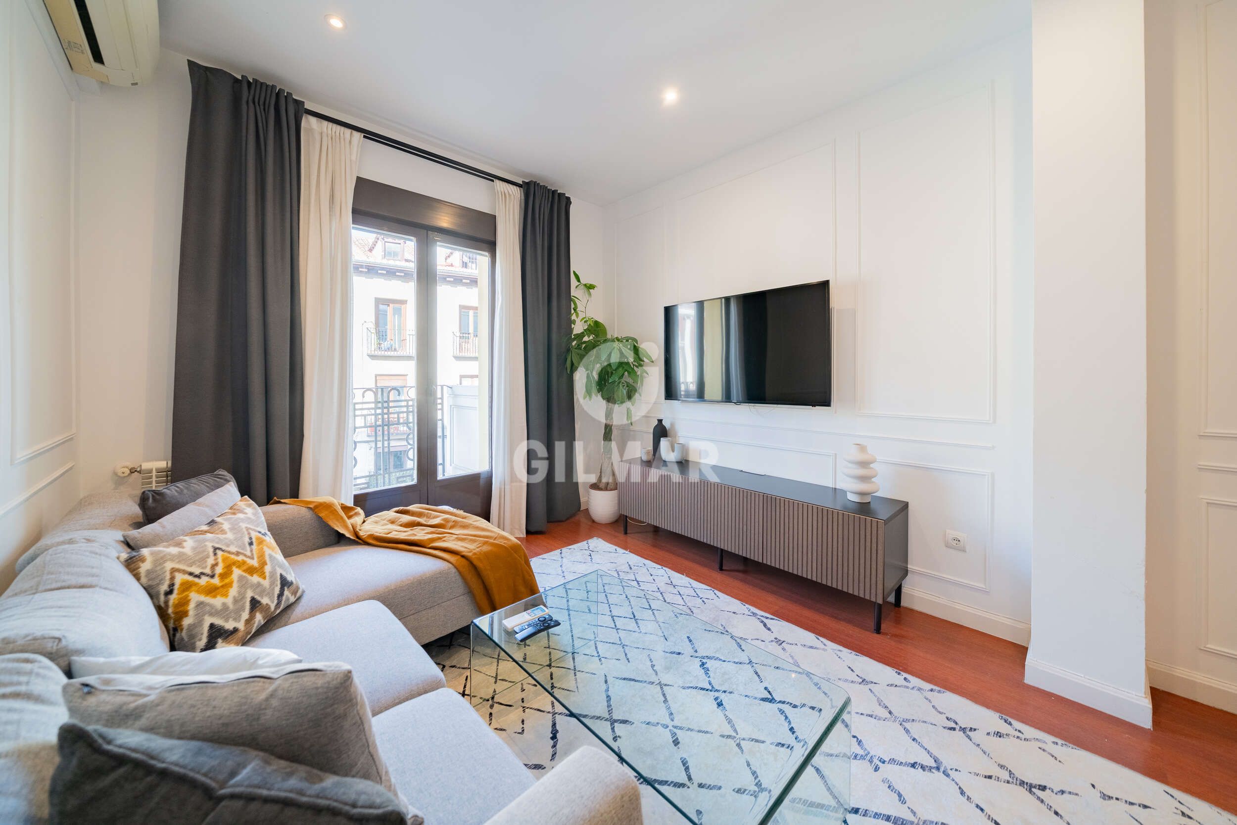 Living room of Flat for sale in  Madrid Capital  with Heating