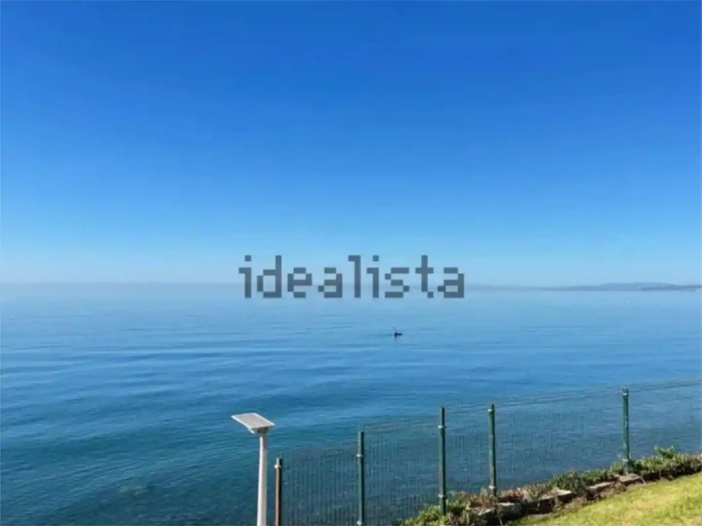 Vista exterior de Dúplex en venda en Estepona amb Aire condicionat, Piscina i Balcó