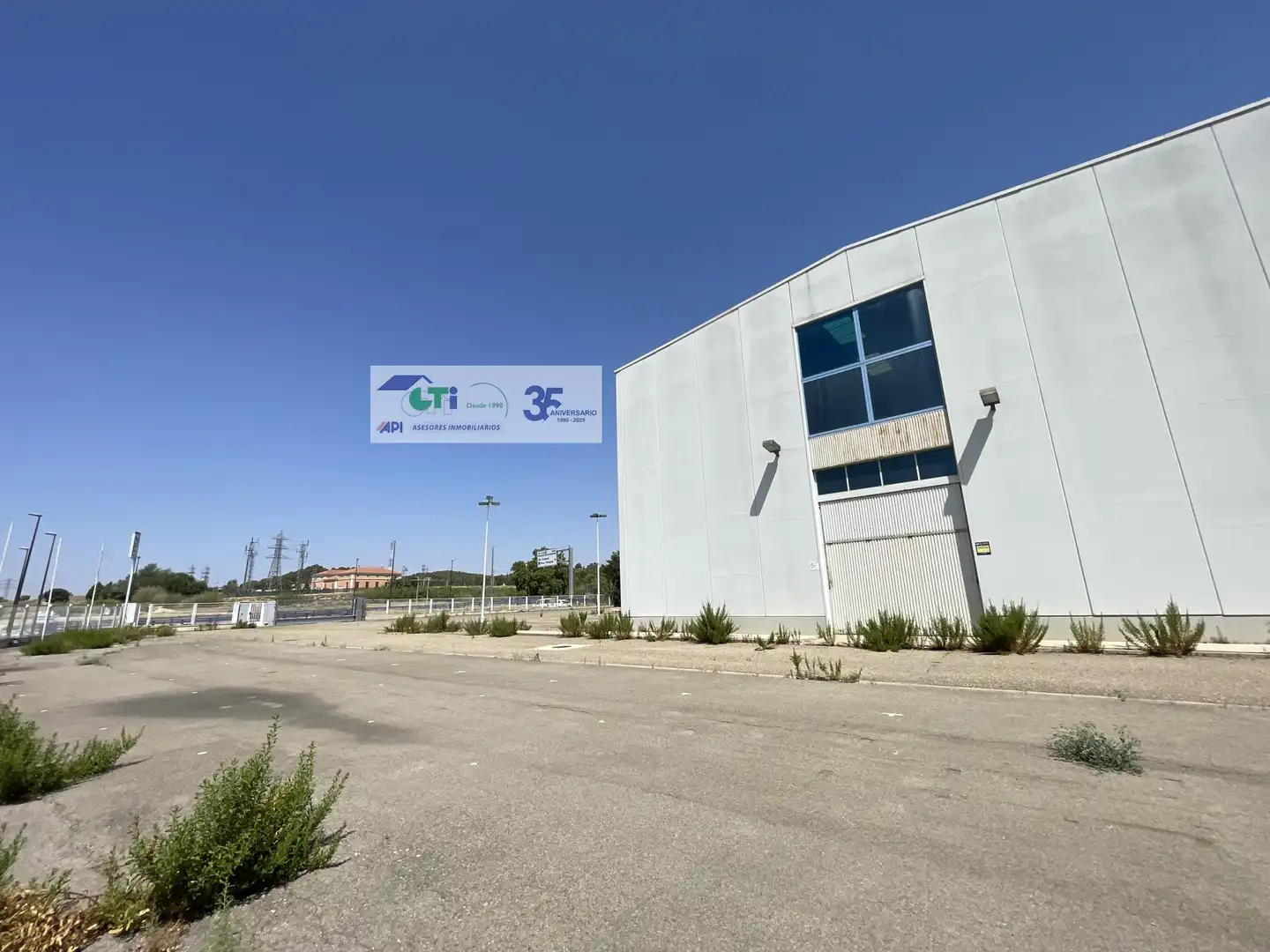 Außenansicht von Fabrikhallen zur Miete in Zaragoza