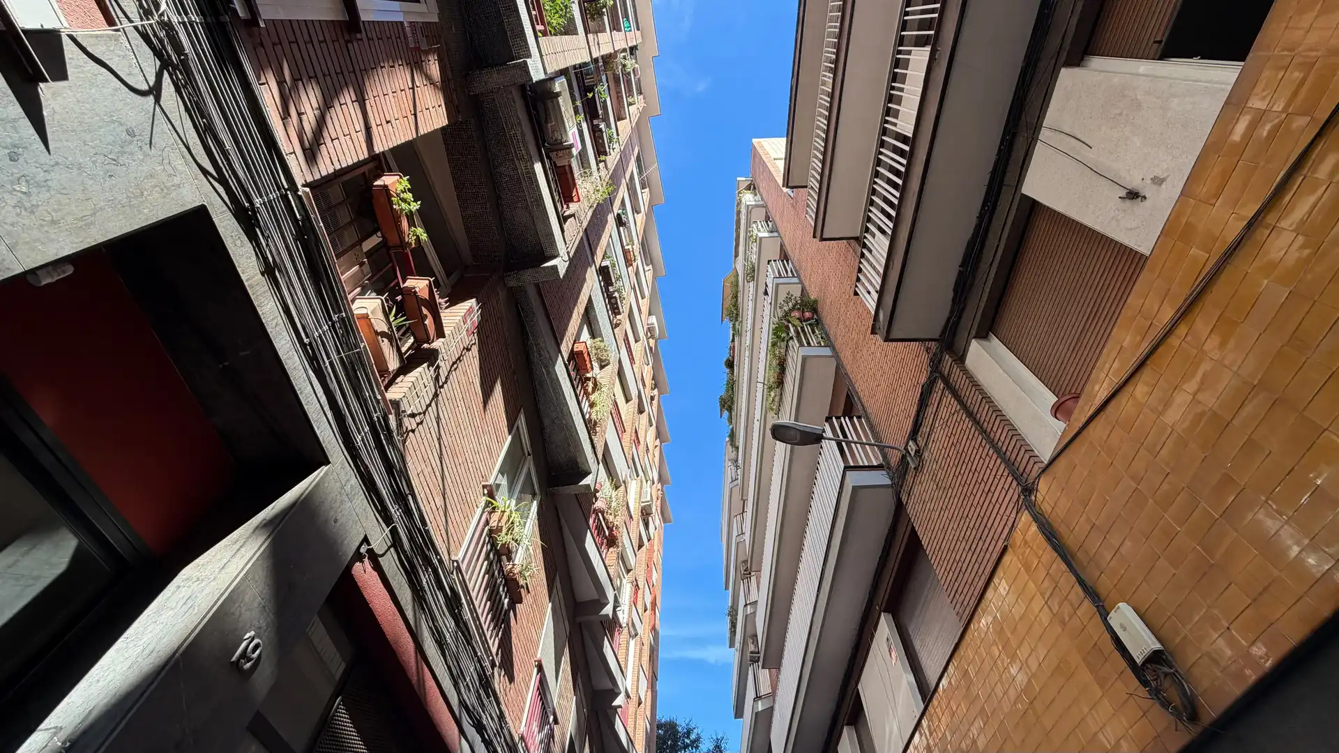 Vista exterior de Pis en venda en Barcelona amb Balcó