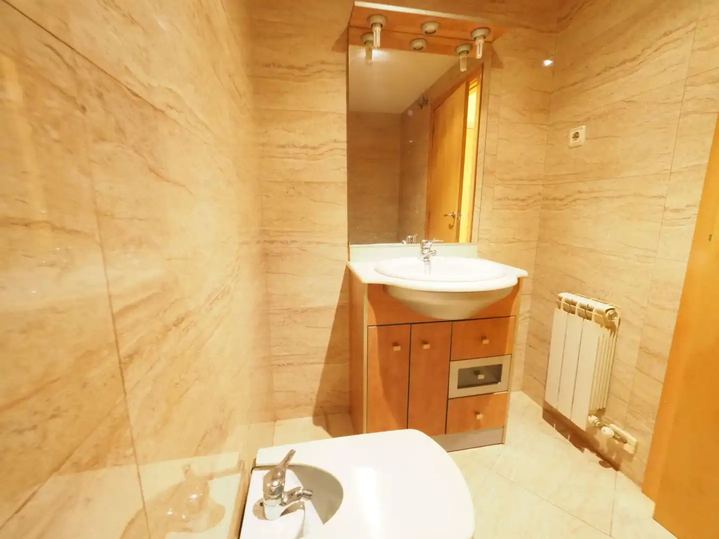 Baño de Dúplex en venta en Vilanova del Camí con Terraza, Trastero y Piscina comunitaria