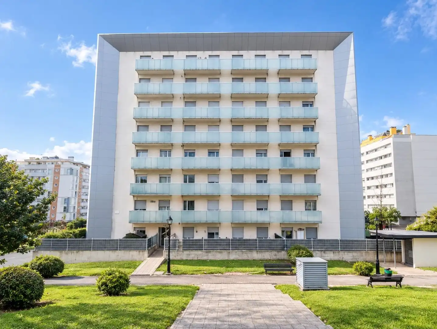 Außenansicht von Wohnung zum Verkauf in Camargo mit Heizung, Abstellraum und Balkon