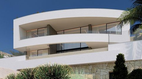 Villa de 4 dormitorios y 4 baños con piscina y jardín en Calpe