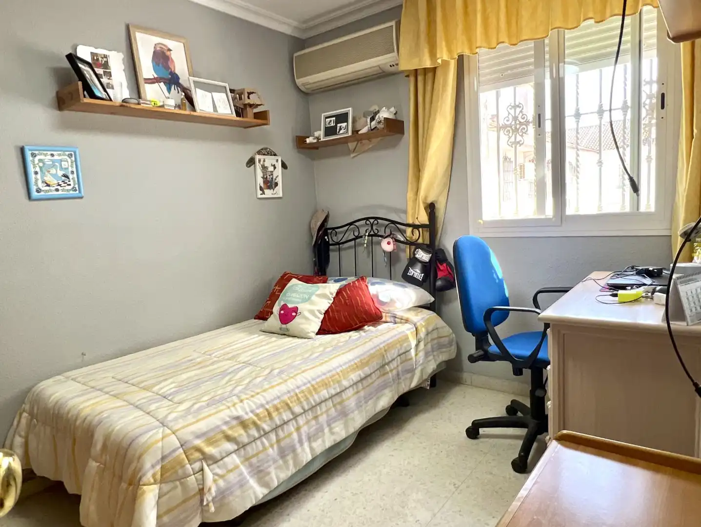 Dormitori de Casa o xalet en venda en Sevilla amb Aire condicionat i Traster