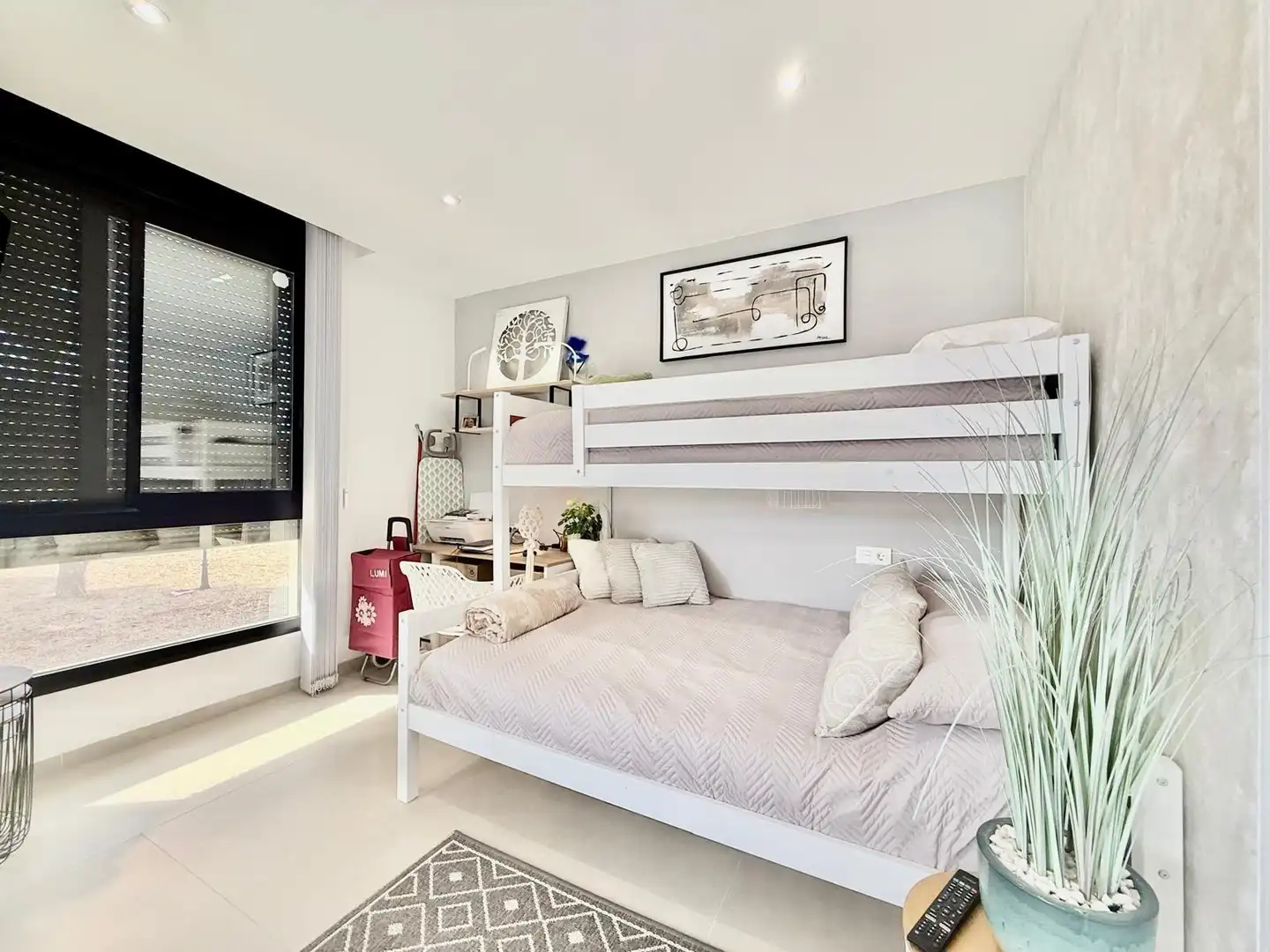 Schlafzimmer von Dachboden zum Verkauf in San Pedro del Pinatar mit Klimaanlage, Heizung und Privatgarten
