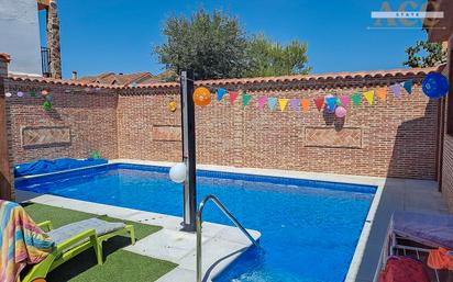 Swimming pool of House or chalet for sale in Ciempozuelos  with Air Conditioner, Terrace and Swimming Pool