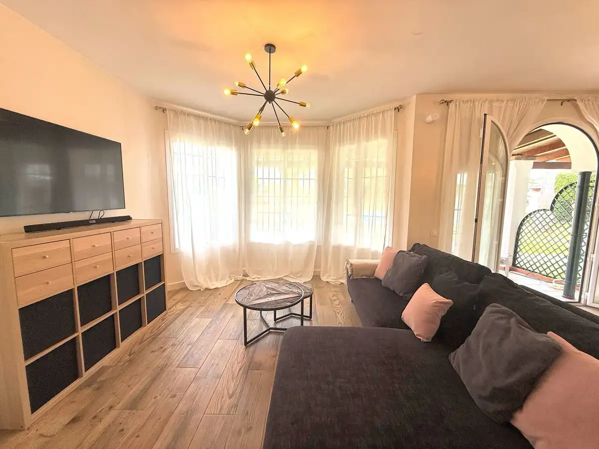Living room of Detached homes for rent in Marbella  with Air Conditioner, Heating and Private garden