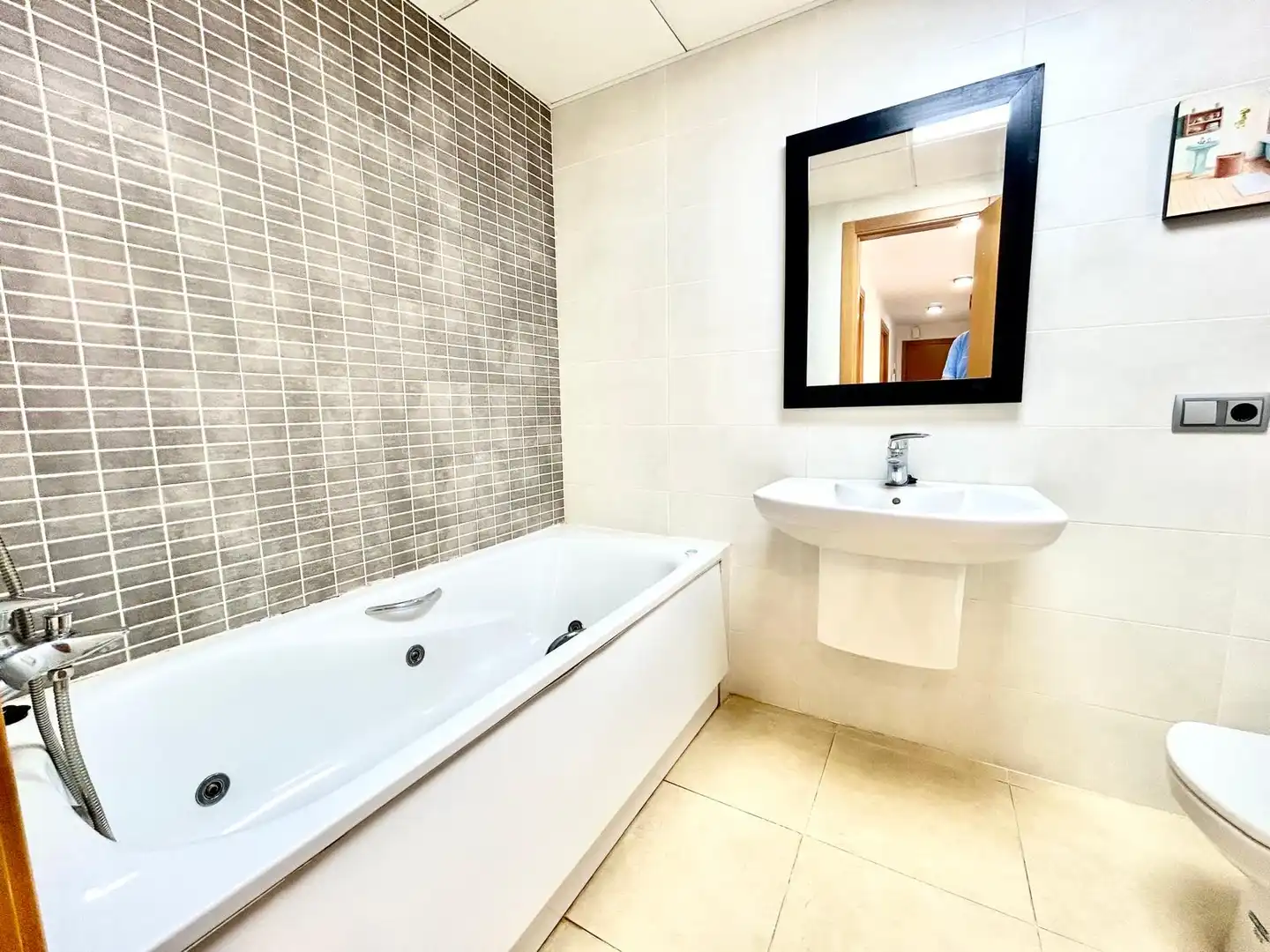 Bathroom of Flat for sale in Roquetas de Mar  with Air Conditioner, Heating and Terrace