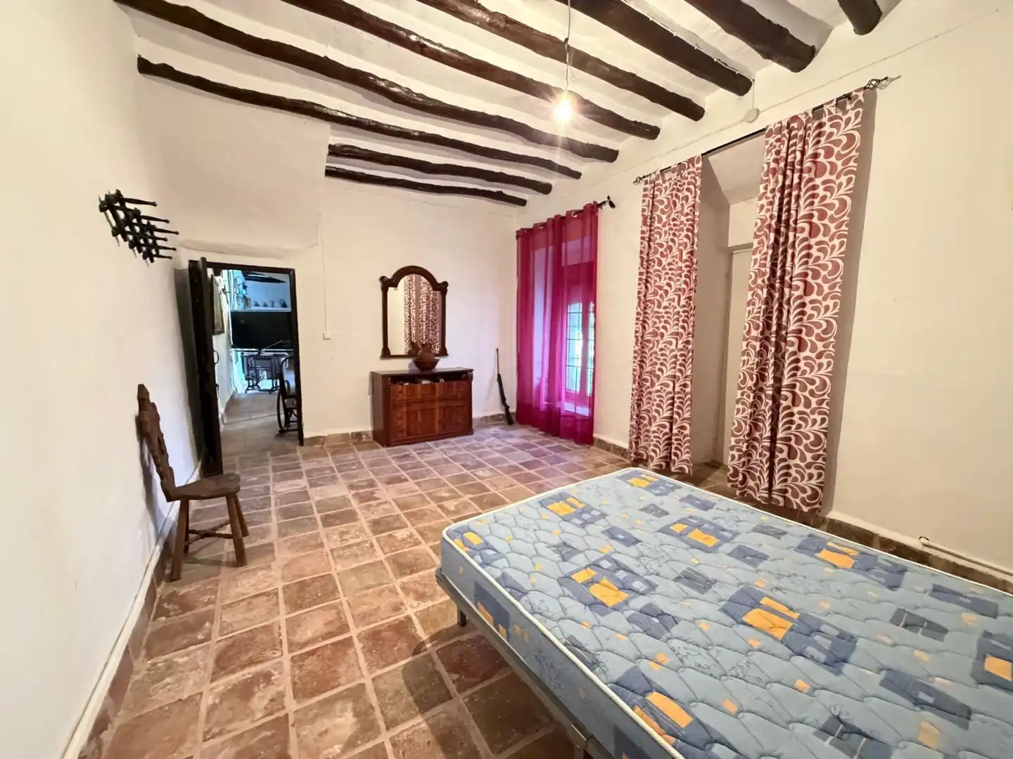 Dormitori de Finca rústica en venda en Alameda amb Jardí privat, Piscina i Moblat