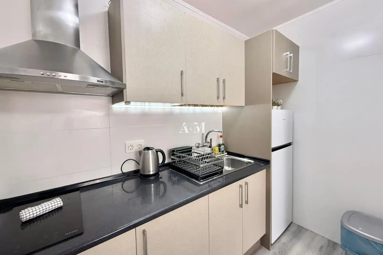 Cuina de Apartament de lloguer en Torrevieja amb Aire condicionat, Calefacció i Moblat