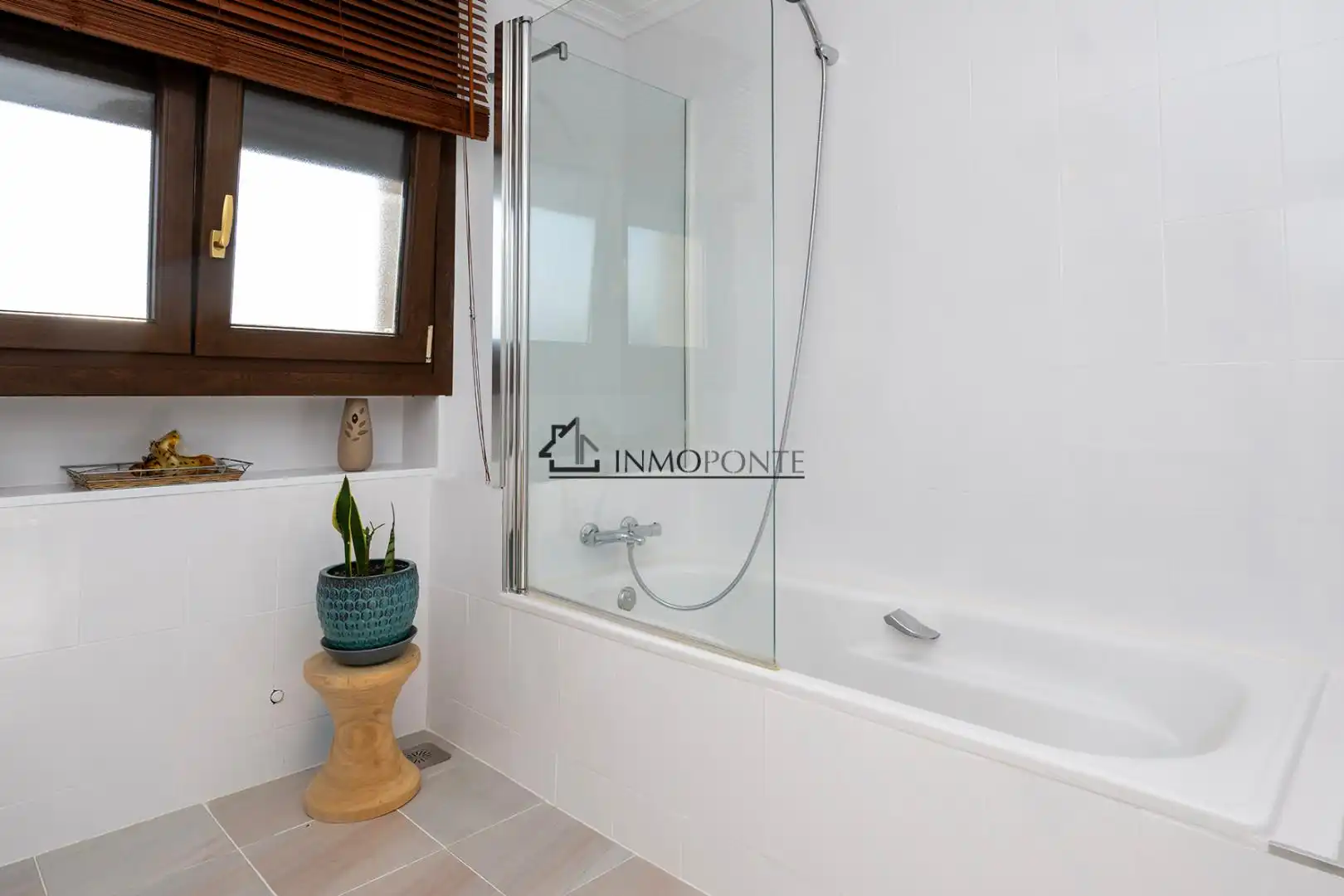 Bathroom of Houses for sale in Vilagarcía de Arousa  with Private garden