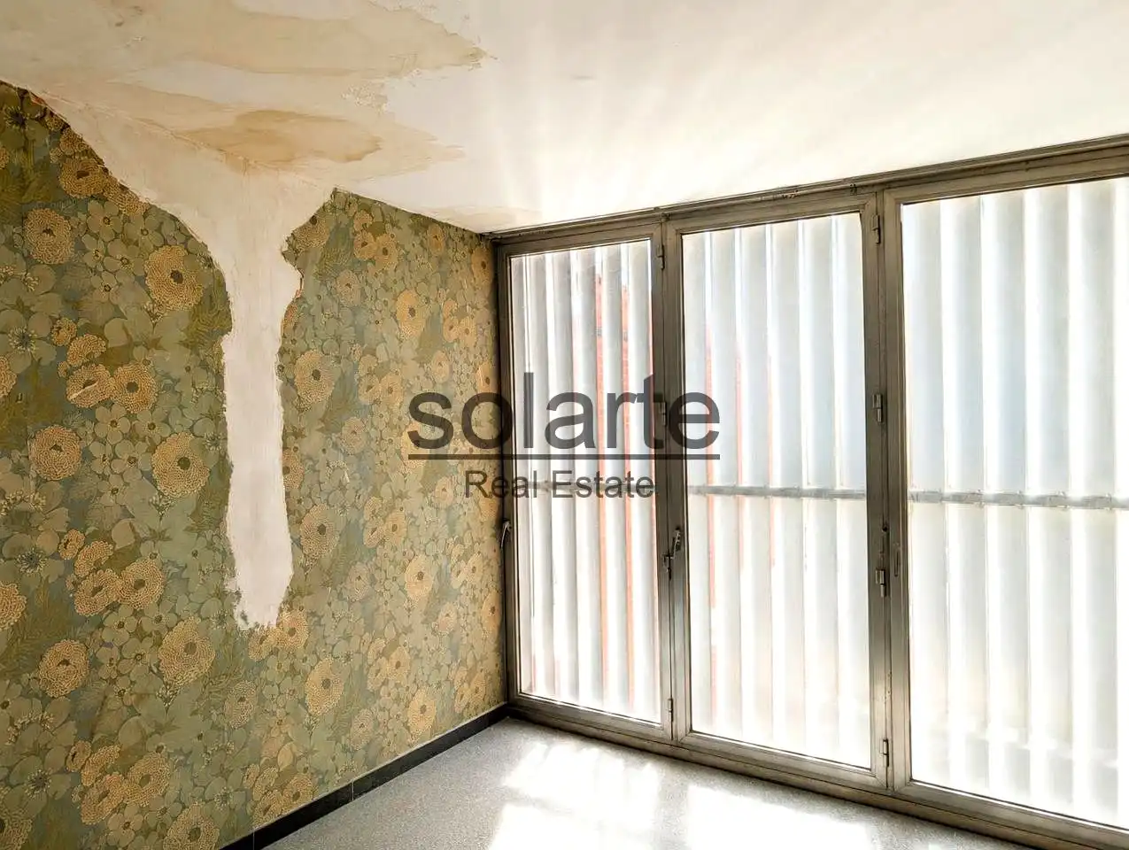 Habitación de Edificio en venta en L'Hospitalet de Llobregat