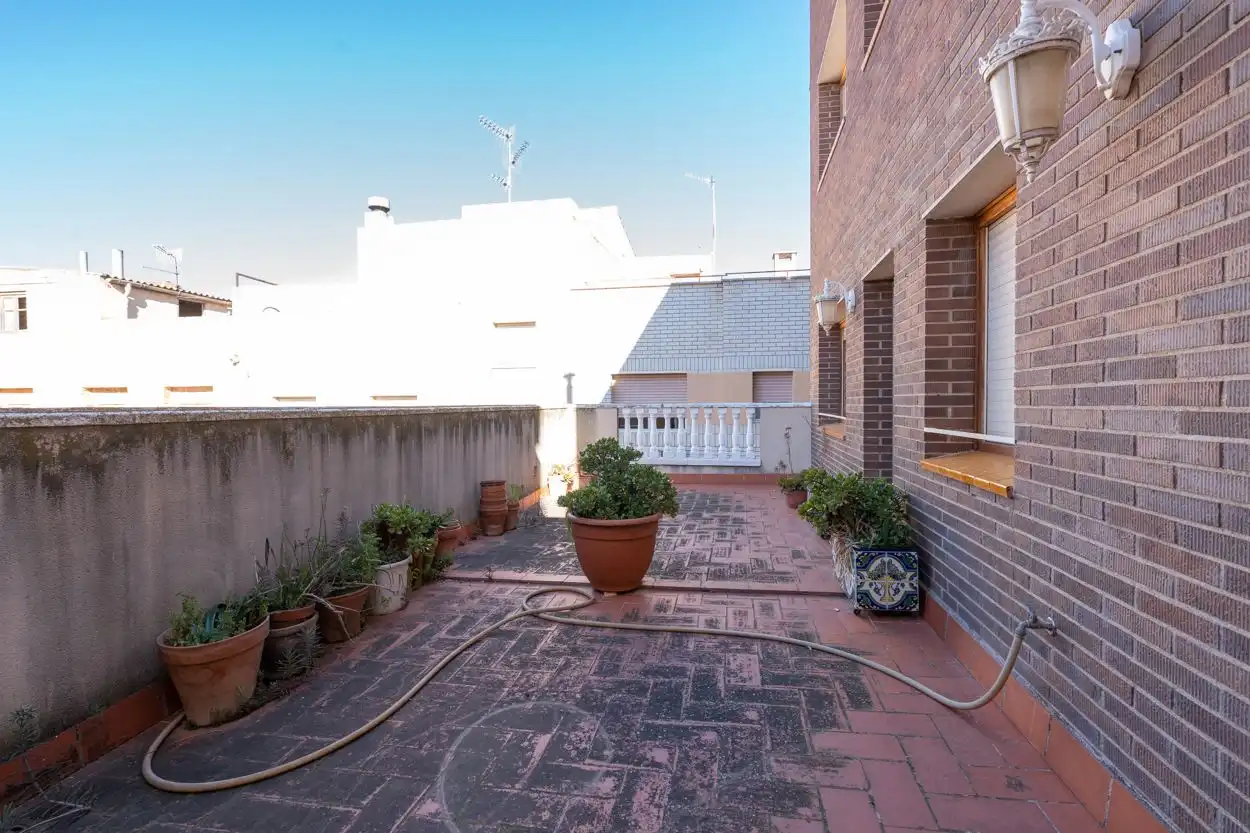Vista exterior de Casa o xalet en venda en Tortosa amb Calefacció, Terrassa i Traster