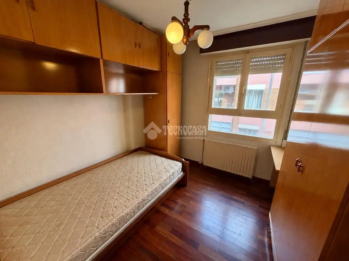Schlafzimmer von Wohnung zum Verkauf in Valladolid