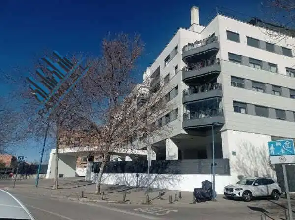 Außenansicht von Garage zum Verkauf in Leganés
