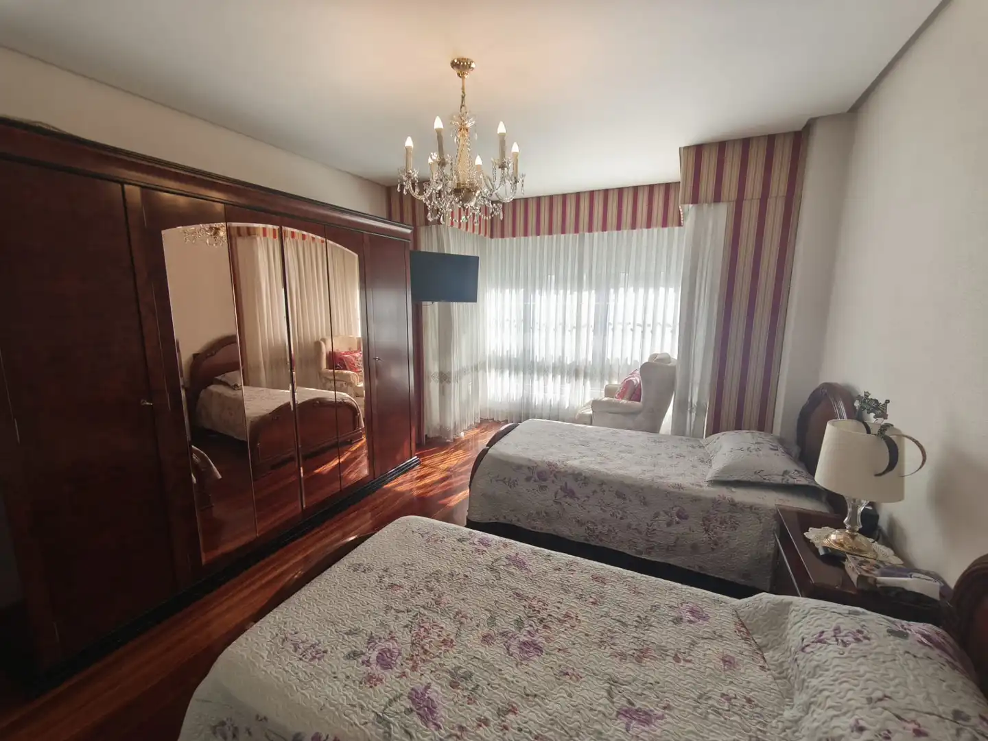 Dormitori de Pis en venda en Ourense Capital  amb Calefacció, Parquet i Forn