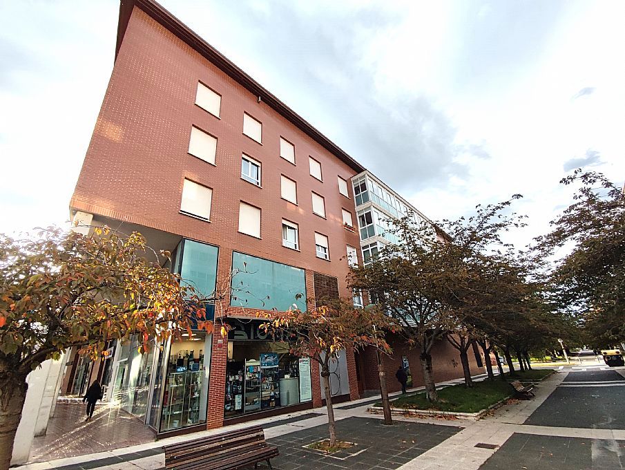 Exterior view of Flat for sale in Vitoria - Gasteiz