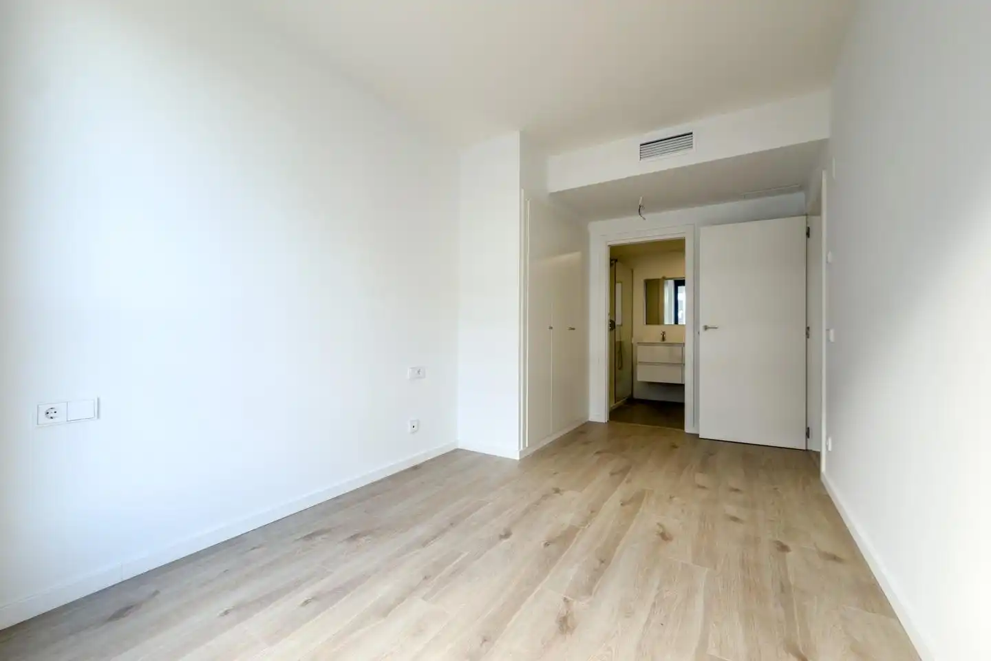 Flat for rent in Badalona  with Air Conditioner, Heating and Terrace
