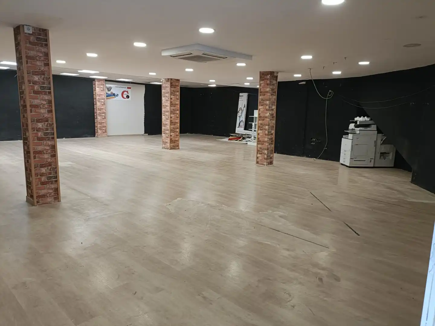 Locale commerciale in vendita a Passeig Maragall, imagen 2