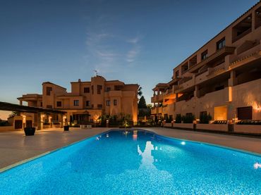 Apartament d'obra nova amb piscina en venda a Urbanizacion el Paraiso 276