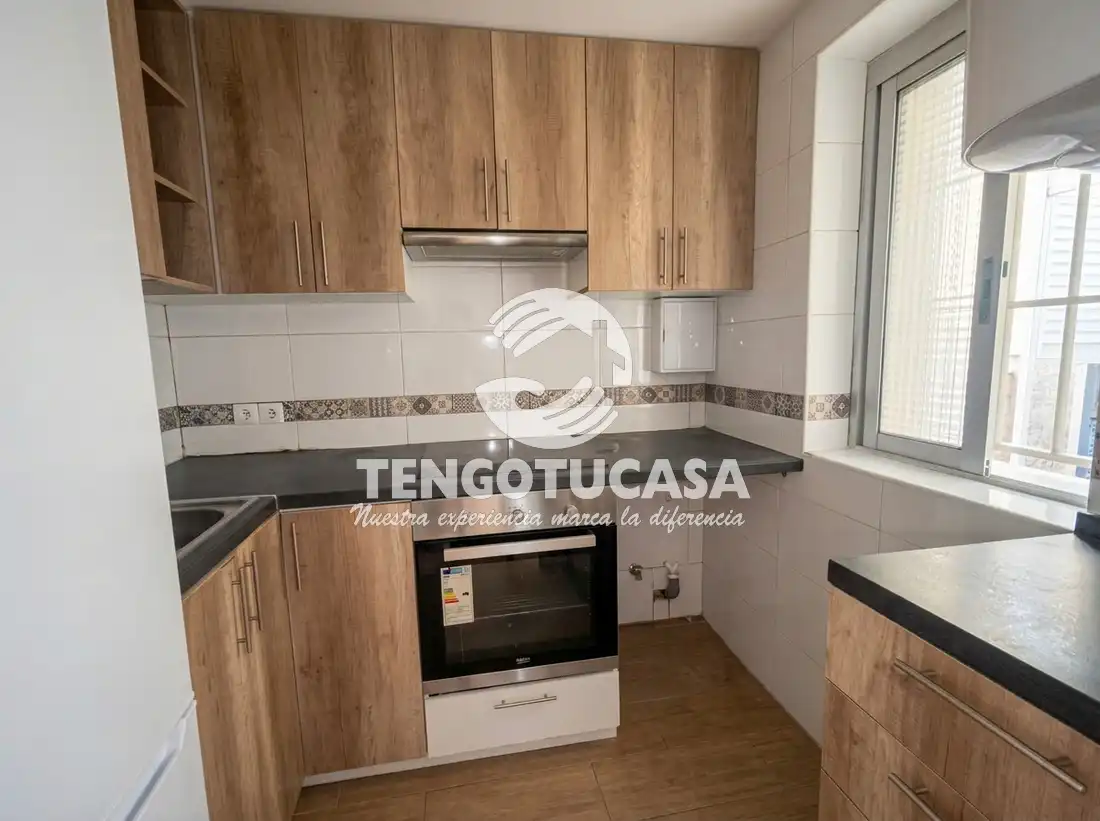 Piso en venta en Calle de María Teresa Sáenz de Heredia, 22, Ventas