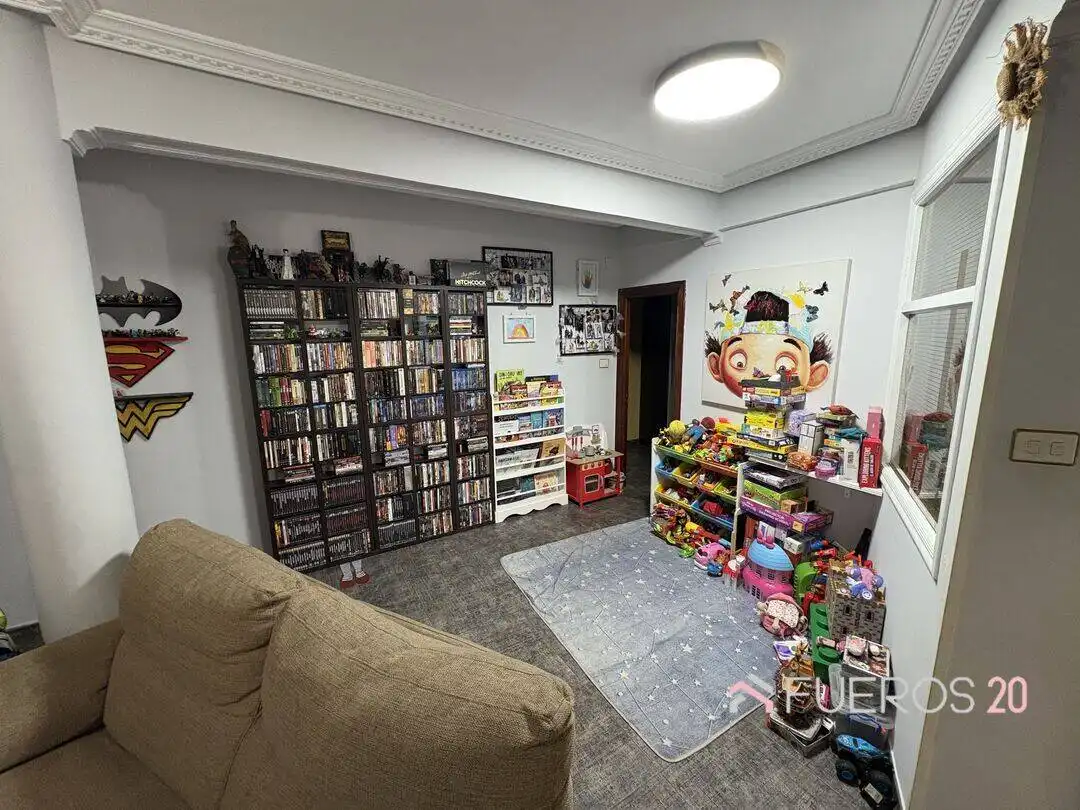 Piso con ascensor en venta en Bagatza - San Vicente, imagen 26