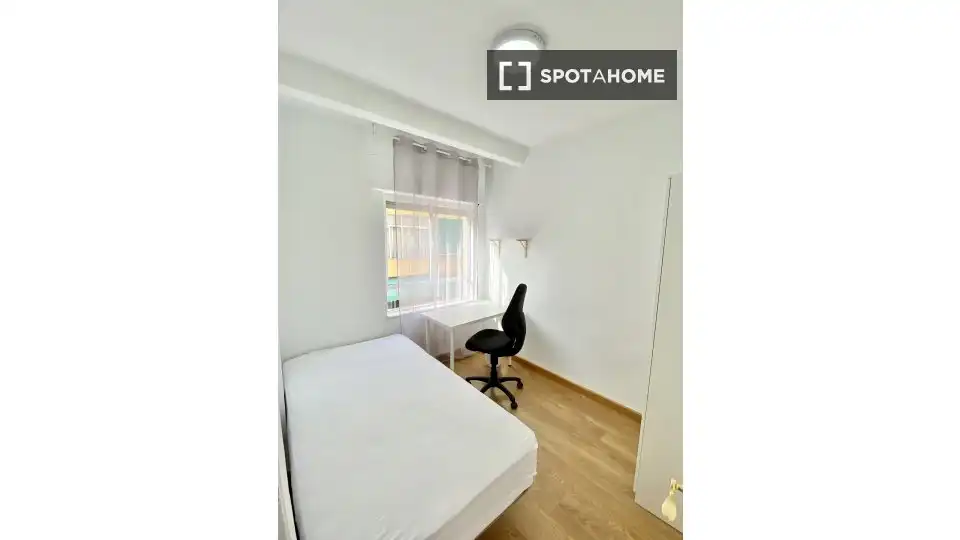 Bedroom of Flat for share in Murcia  with Air Conditioner, Terrace and Furnished